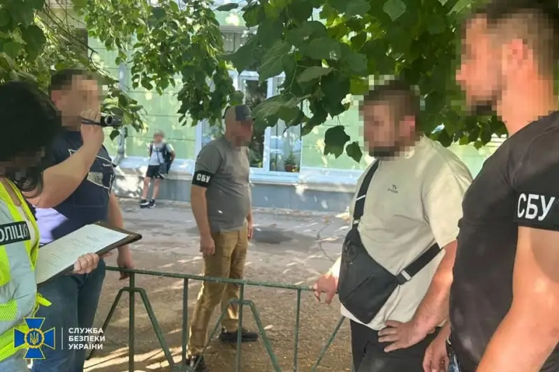На Житомирщині викрили посадовця, який за $4 тисячі обіцяв роботу та відстрочку від мобілізації