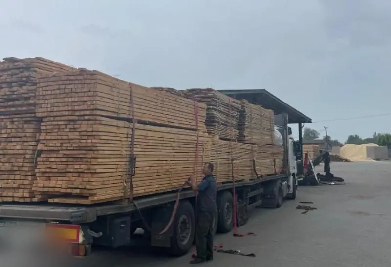 Очільник Овруча доставив на передову гуманітарний вантаж