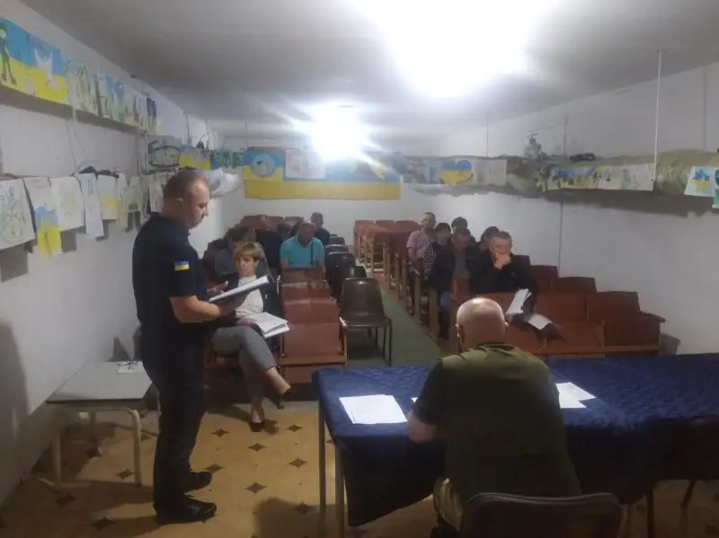 Після злив на Овруччині відновлюють дороги та очищують затоплені криниці