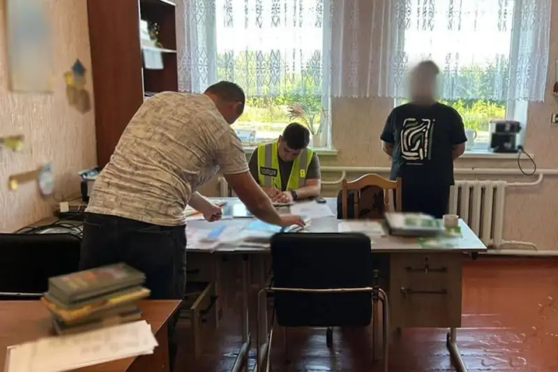 У Коростені викрили схему фіктивного бронювання: до справи причетне керівництво гімназії