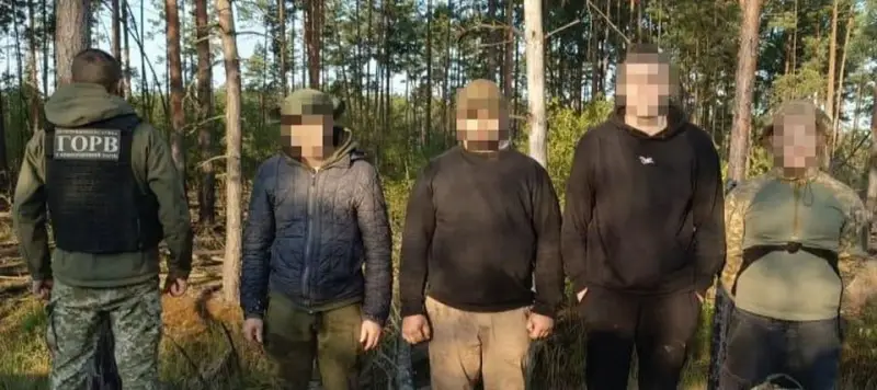На півночі Житомирщини затримали чотирьох чоловіків без документів у прикордонній зоні
