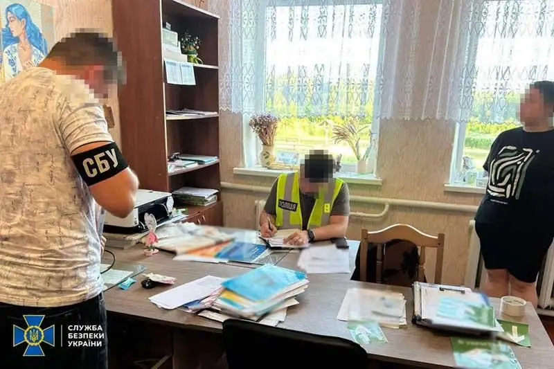 У Коростені викрили схему фіктивного бронювання: до справи причетне керівництво гімназії