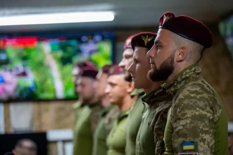 Воїнів 95-ї бригади, які діяли на території ворога, президент нагородив за мужність