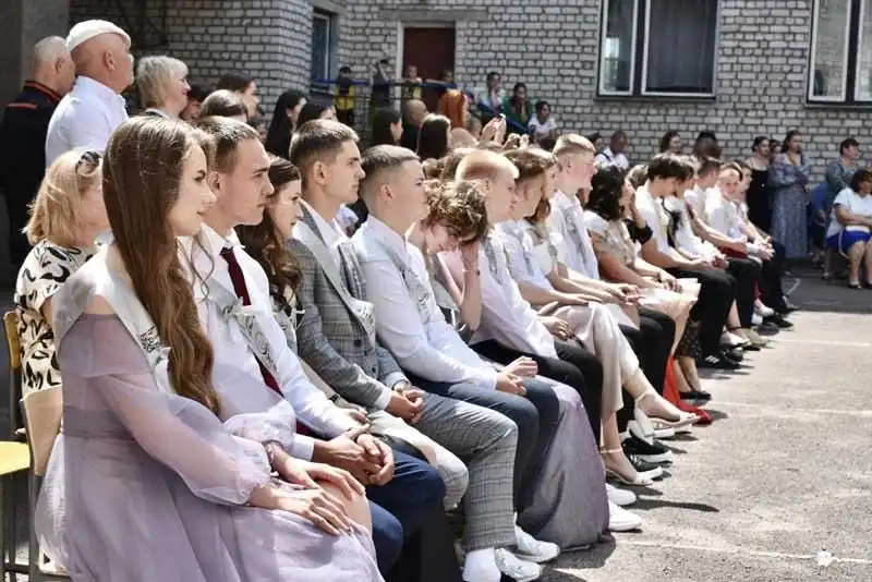 Коростень провів святковий парад випускників-2025