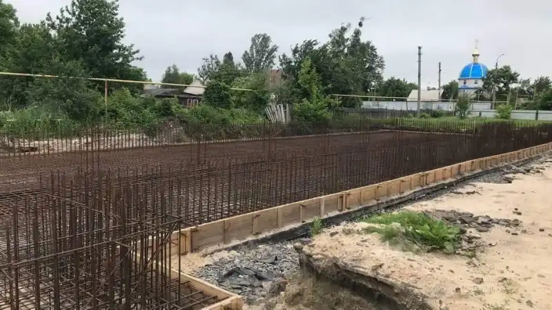 У Коростені два роки не можуть завершити будівництво укриття в ліцеї №8