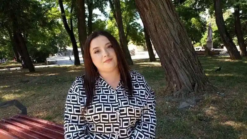 «Я чекаю на нього з трояндами»: дружина полоненого бійця 57-ї бригади готує будинок для повернення чоловіка