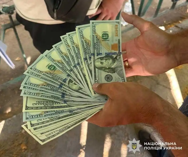 На Житомирщині викрили посадовця, який за $4 тисячі обіцяв роботу та відстрочку від мобілізації