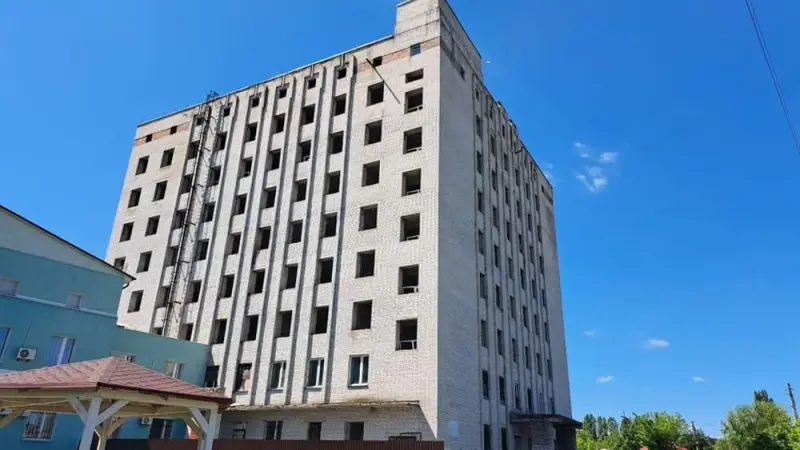 У Коростені відновлюють будівництво восьмиповерхового корпусу лікарні після 37-річної паузи